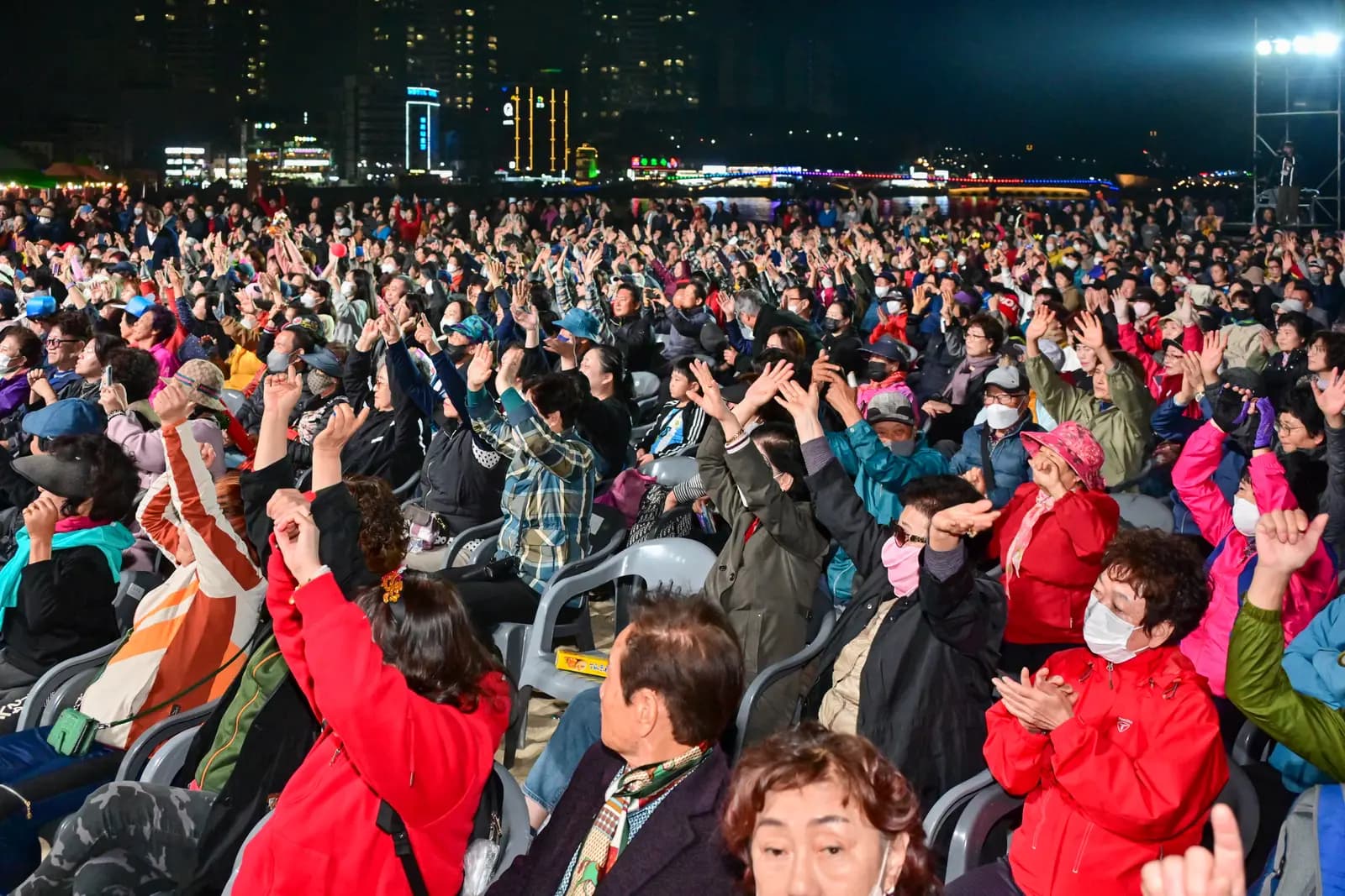 제14회(2023) 부산고등어축제 — 무대 공연과 관중